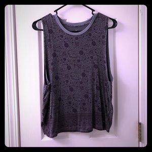 American Eagle Gray Floral Soft & Sexy Tank